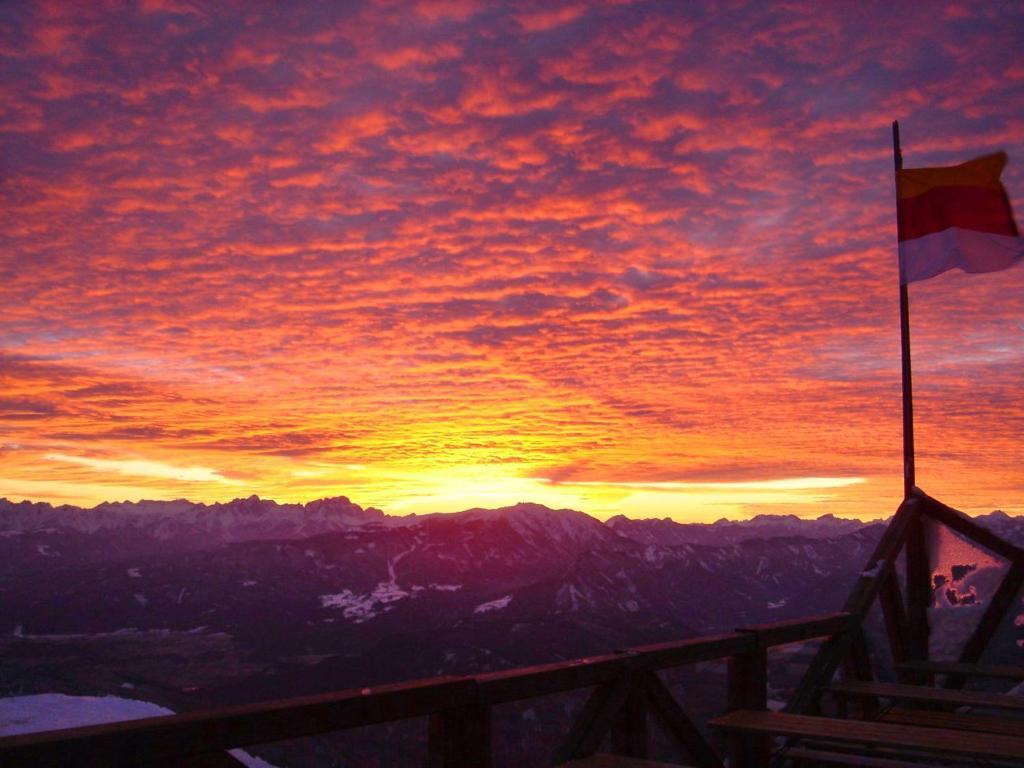 Alpinhotel Pacheiner Treffen Exterior foto